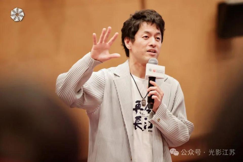"长江已经是我生活的一部分",日本导演竹内亮携纪录电影《再会长江》