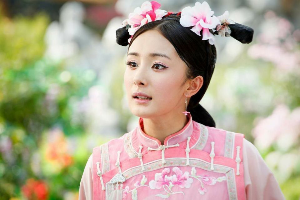 那将时间线拉回到2011年,那一年杨幂播出的电视剧有《十二生肖传奇》