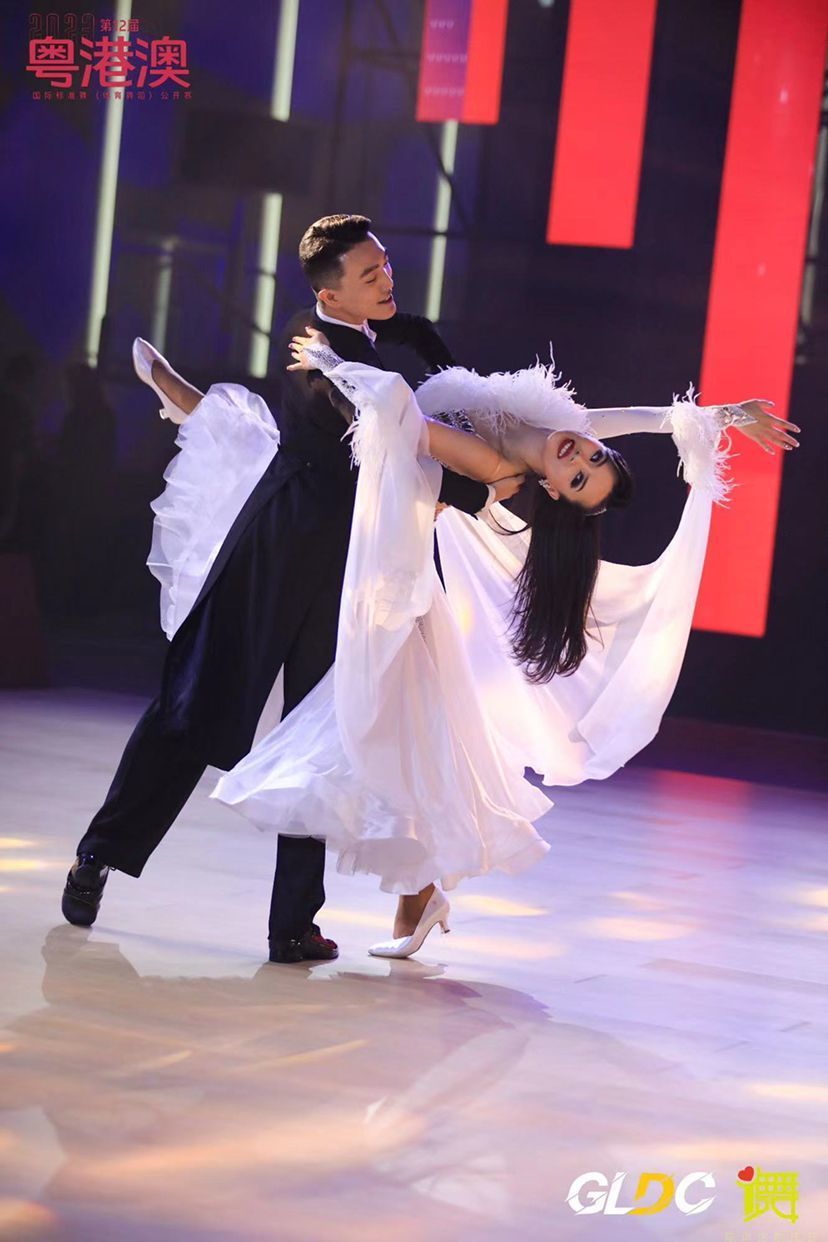 第12届粤港澳国际标准舞(体育舞蹈)公开赛落地龙华_腾讯新闻