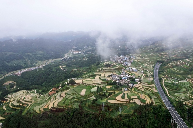 罗甸:云上梯田美如画