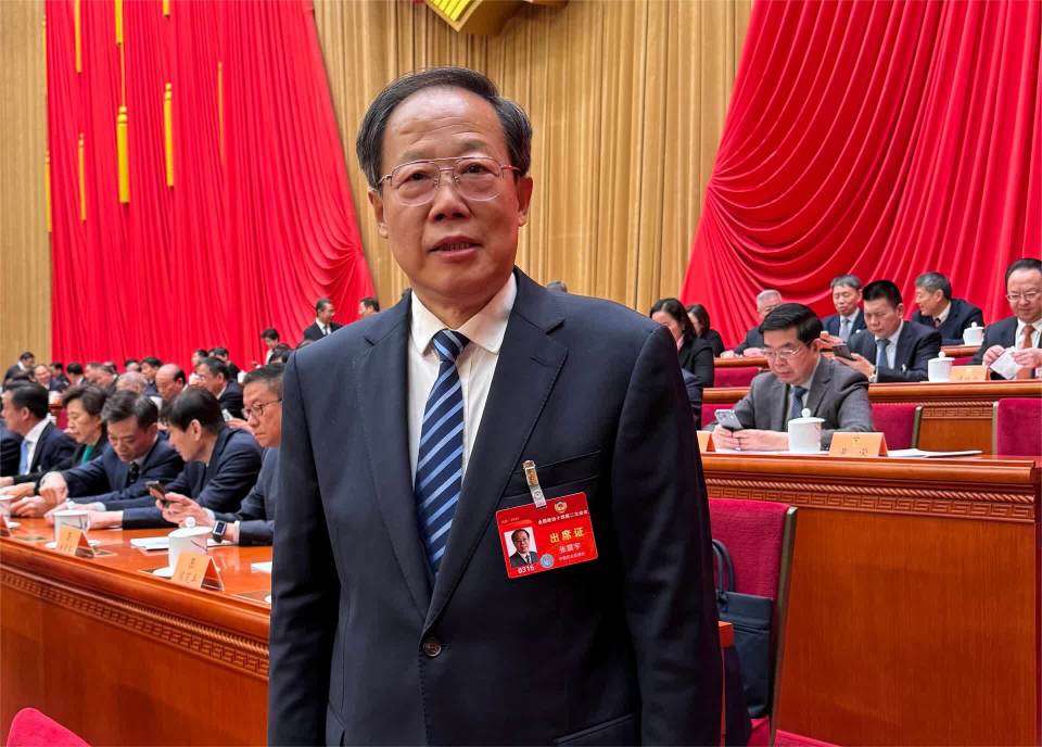 张震宇委员制定和执行出版业的限塑令