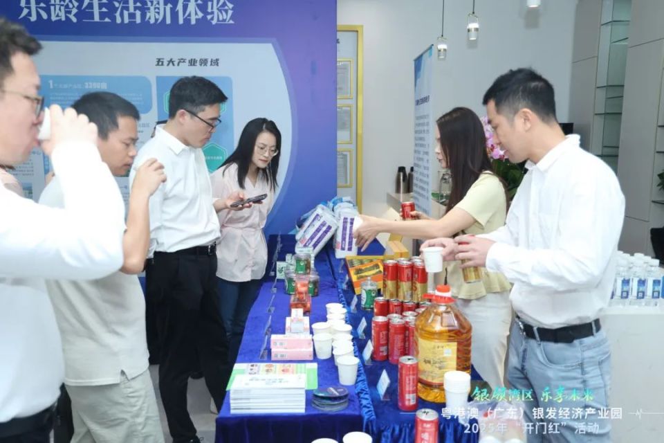 96ec2c1be381eb3dd3b5e3e13c1aca4.jpg