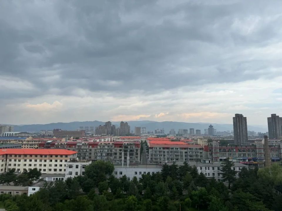 暖高压脊发威 东北部酷热来袭 林区谨防雷击火灾