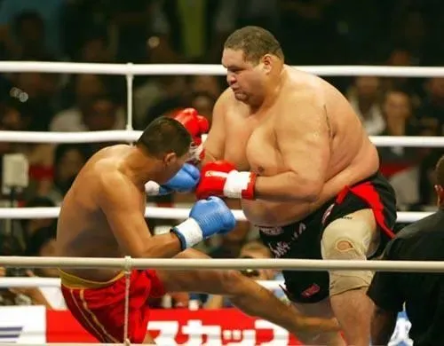 03米,体重466斤,打过wwe大秀哥,还2次输给中国人_腾讯新闻