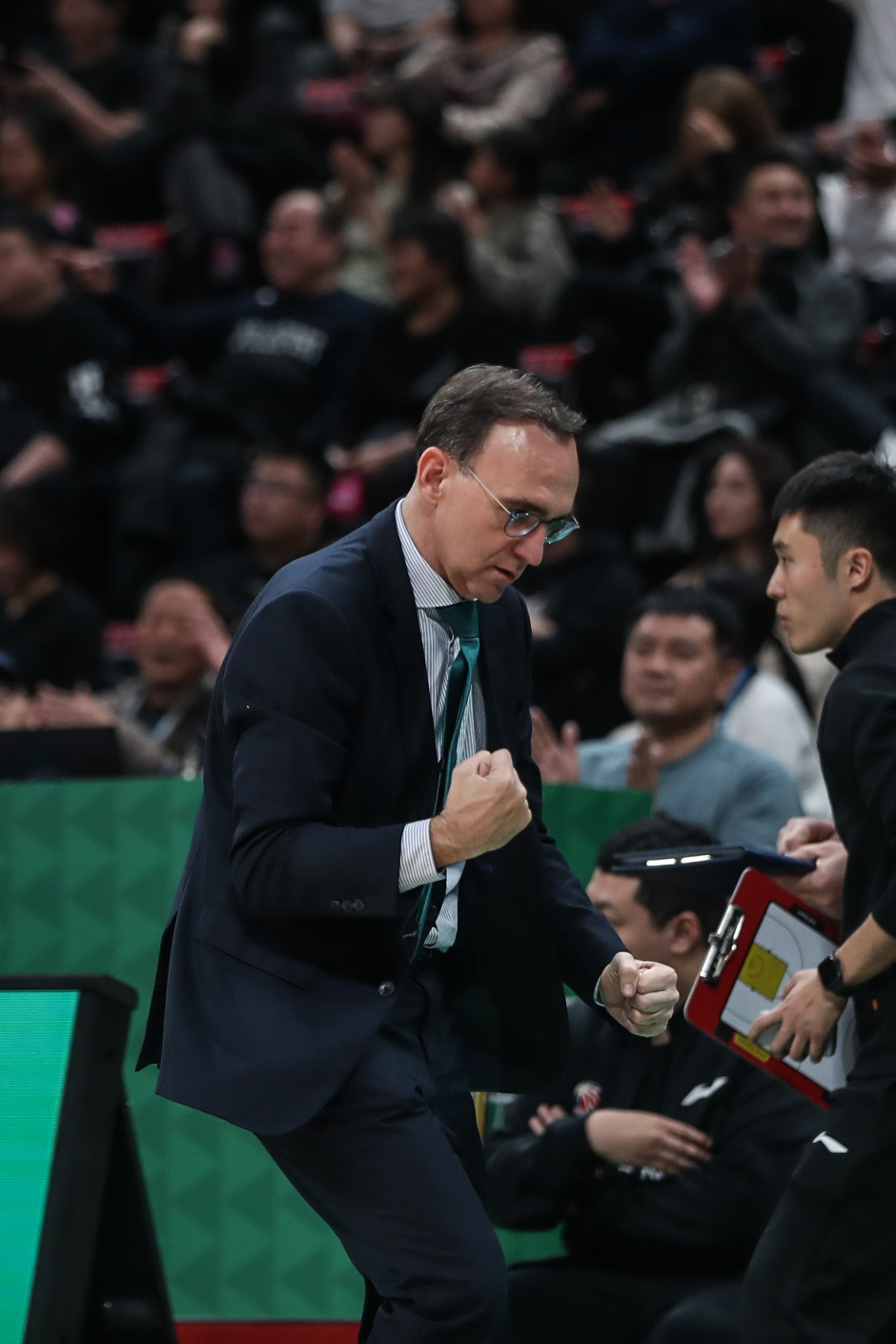 辽宁男篮教练乌戈:我是沈阳人"乌哥"