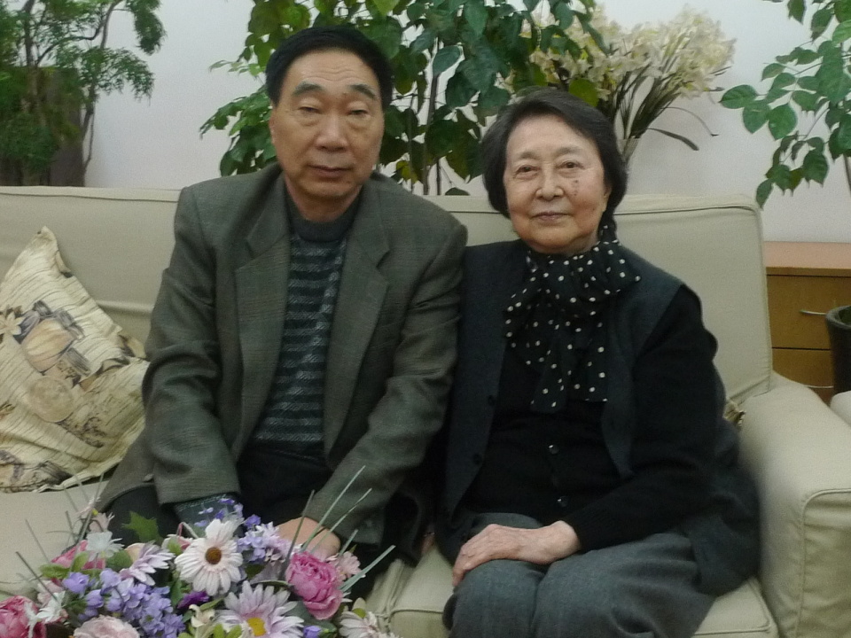 一本被卡在出版流程中的红色传记《话说秦基伟》 唐贤美接受采访,审读