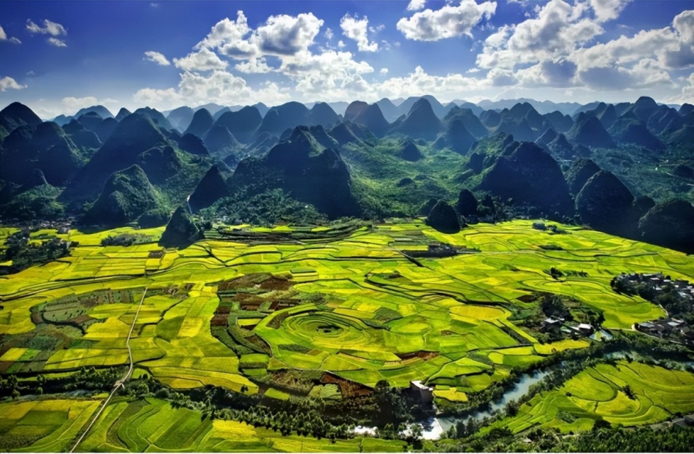 明代人文地理學家,旅行家徐霞客西南行遊,兩次途經黔西南.