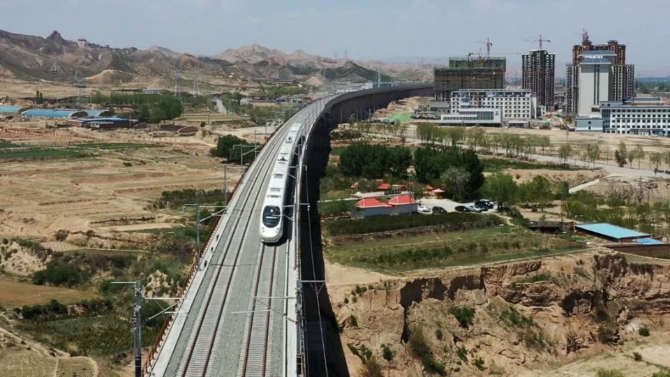 兰张高铁兰武段运行试验启动