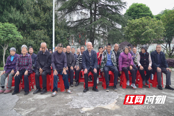 临武县李平方照片图片