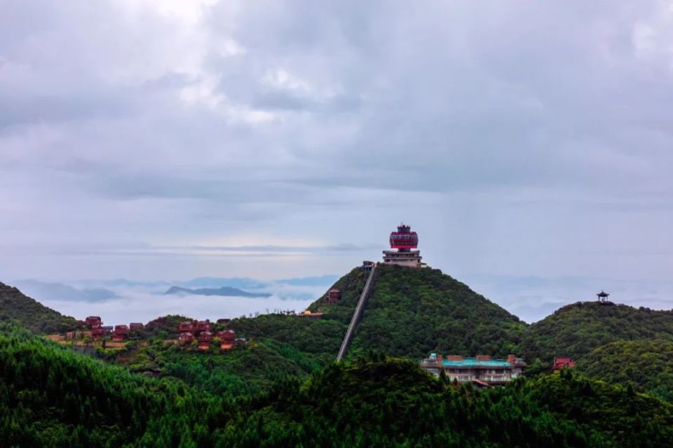 中华诗词学会考察组到钟山区考察诗词进景区工作