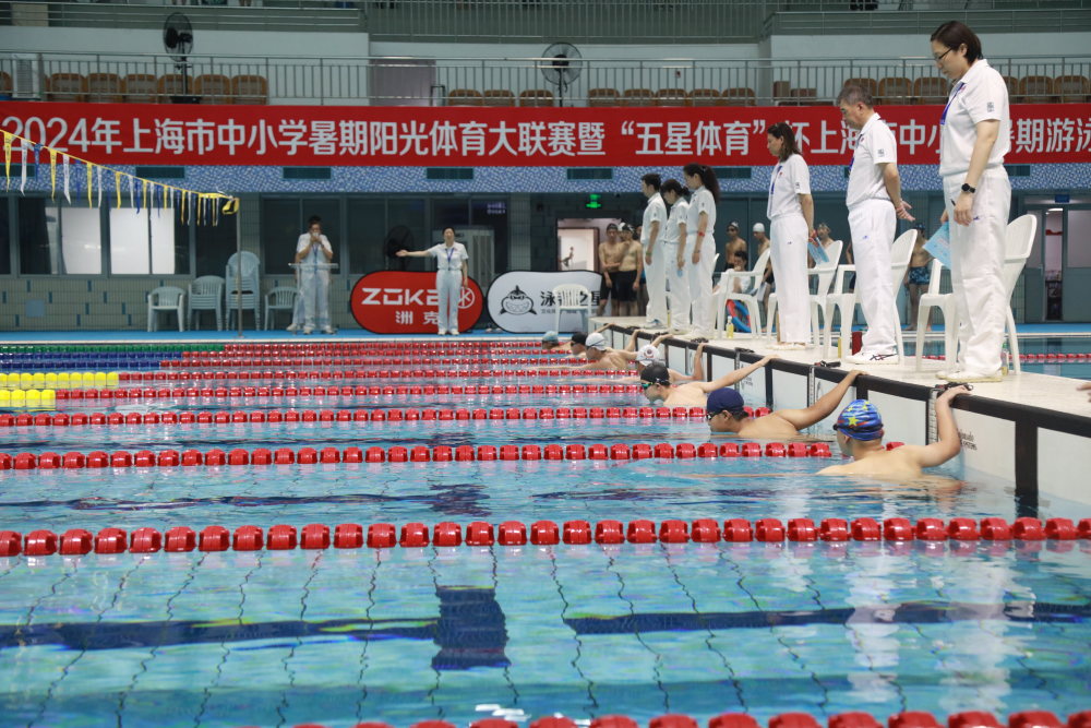 自2015年起,民立中学就积极参与并成功承办该项市级学生游泳重要赛事