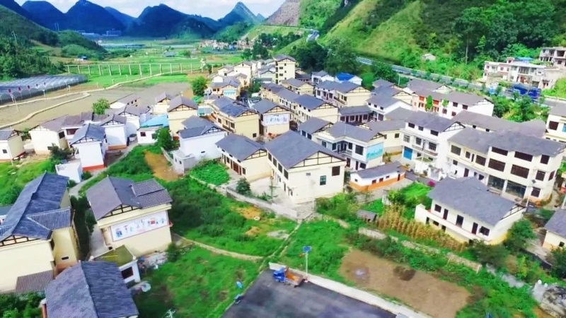 关岭县落叶新村增颜值提气质绘就美丽乡村新画卷