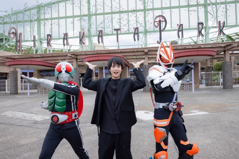 看看5年后的假面骑士时王演员小魔王的气质已经变成了逢魔时王