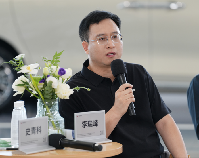 长城首席增长李瑞峰介绍说,目前长城汽车并行发展bev,phev,hev和氢能