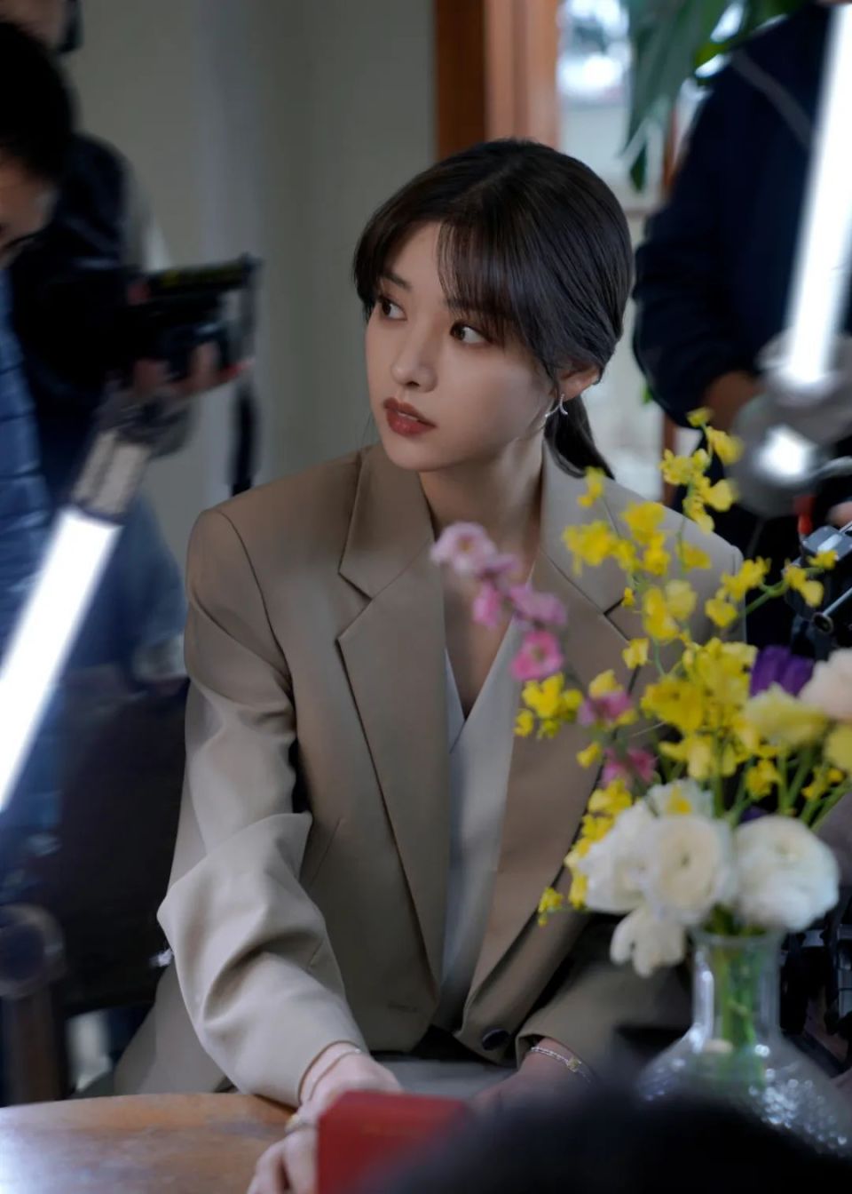 张艺上|「周大福品牌挚友」张艺上演绎轻盈漫步,启探灵感行旅