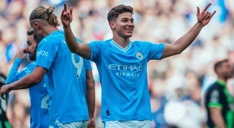 小蜘蛛阿圭罗帮曼城夺冠时我看的直播那刻对阿根廷很重要