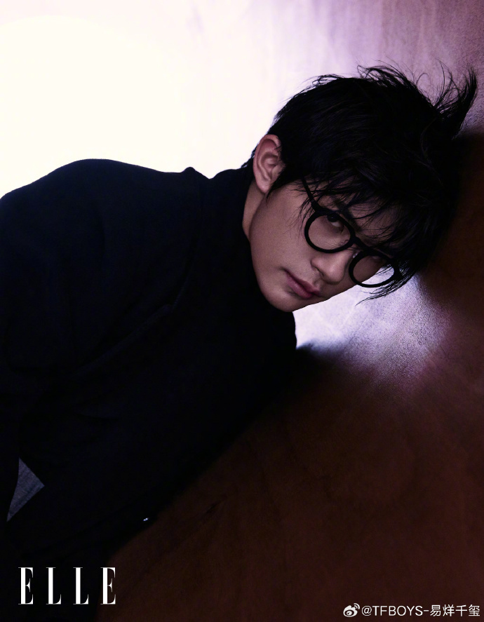 易烊千玺《elle》3月刊封面释出,不愧是硬照天才_腾讯新闻