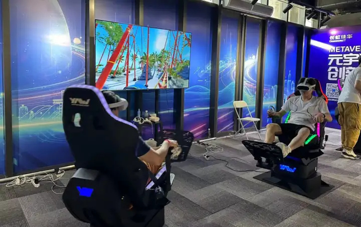 VR游戏动感座椅iFly Chair：小体积“大能量”，12倍动感幅度提升_腾讯新闻