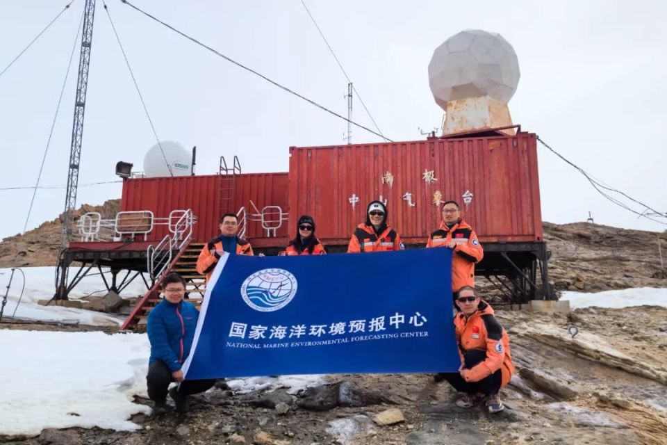 我中心此次乘坐雪龙船的考察队员 图片提供/王娜大鸥