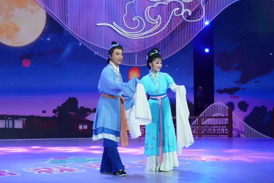 一群"80后"唱出儿时回忆,这群90后绽放青春力量!