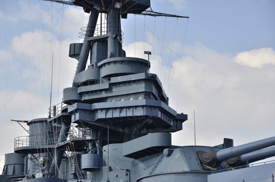 德克萨斯号(bb-35)副炮:6门5英寸/51倍径火炮德克萨斯号(bb-35)副炮