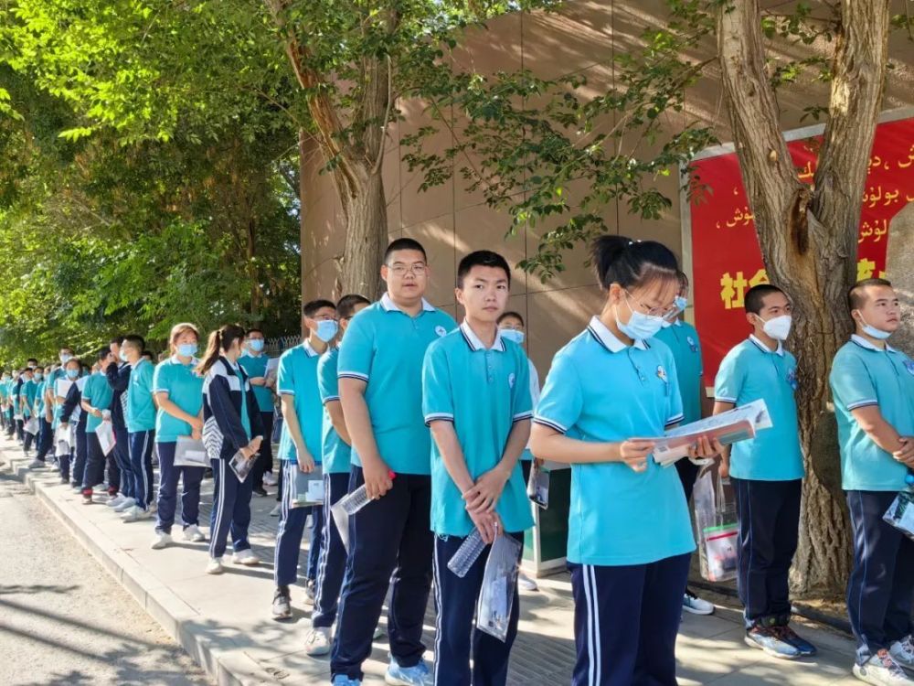 为青春和梦想奋力一搏提笔迎来2023年初中学业水平考试哈密市5899名