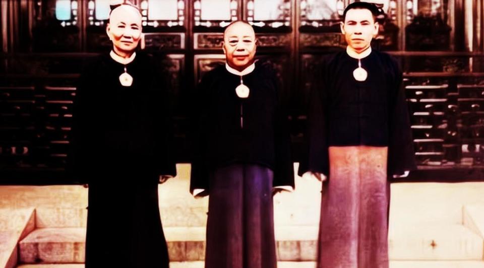 在卢永祥面前替黄金荣求情,卢永祥只要出面,卢小嘉自然就得放人了