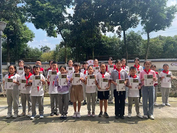 都江堰市聚源小学:让劳动教育为学生的成长赋能