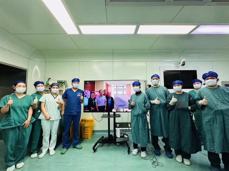 武汉大学中南医院成功完成国产机器人远程手术