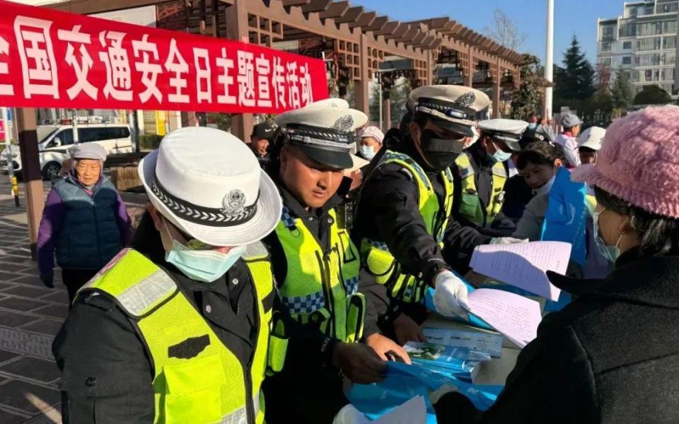 文明交通 携手共创——大理州各地开展122“全国交通安全日”主题宣传_腾讯新闻