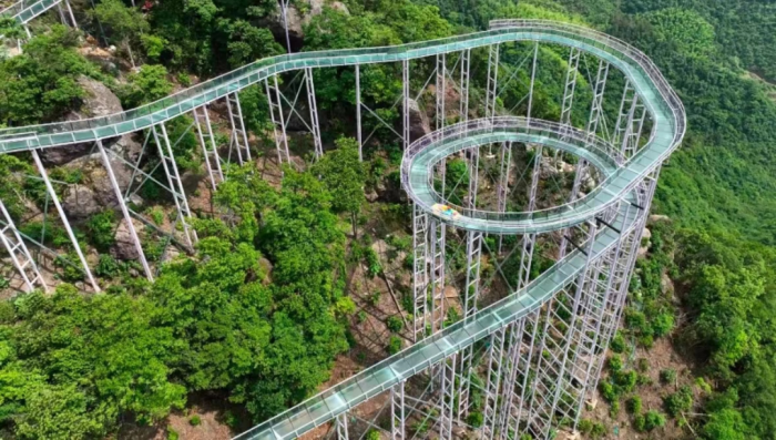 夏天的马岭天观景区,不光可登佛手桥"一览众山小",还能体验一回海拔