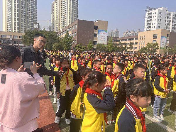 大同小学校举行第35个爱国卫生月系列活动启动仪式