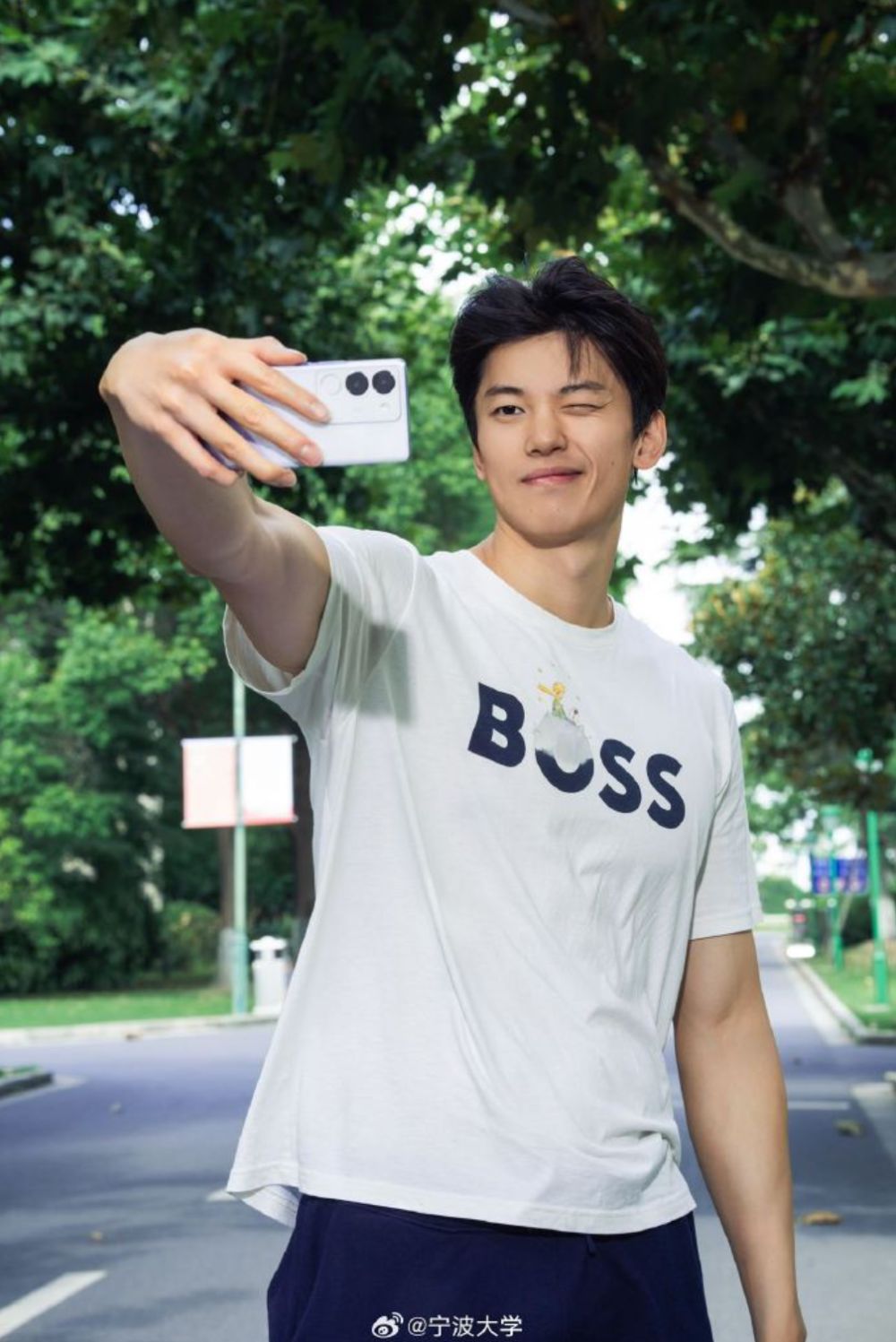 新生汪顺的自拍照随微博还晒出的是不少网友发现亮点……一早的宁大
