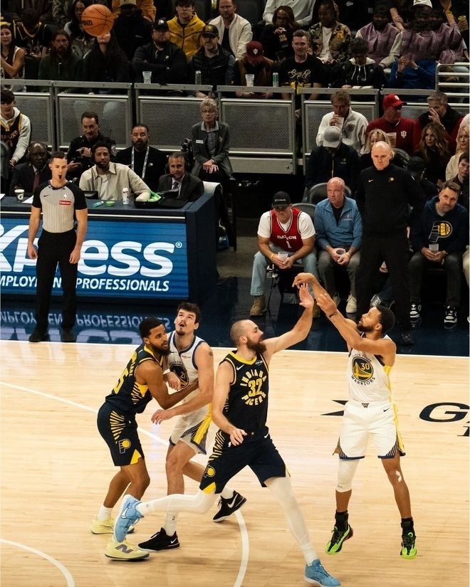 库里三分12铁送礼“0胜大队”！-21全队最烂 步行者7人没打都敢输