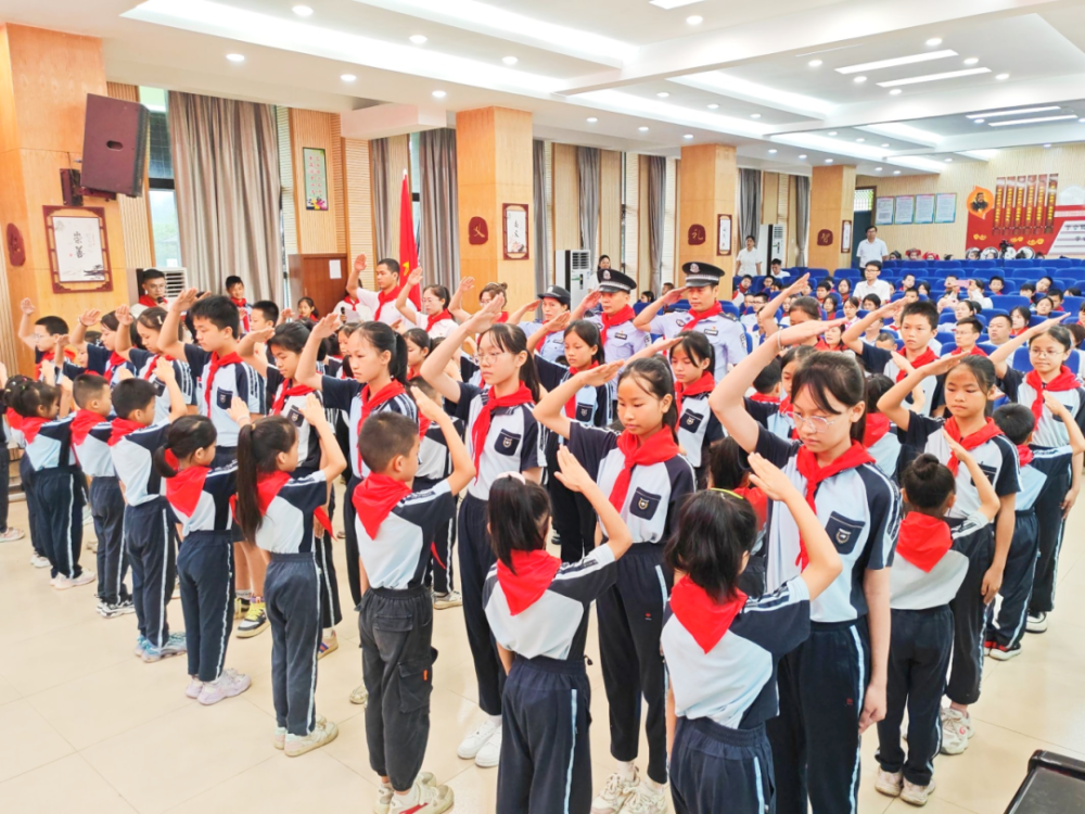 缤纷六一 快乐童行——青秀区各学校举行庆祝六一国际儿童节活