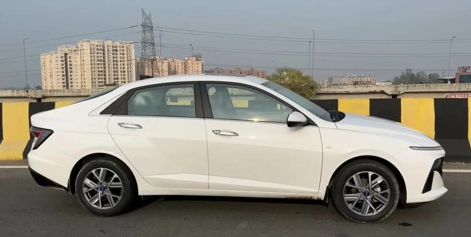 设计感觉不是很走心,全新一代现代雅绅特实车图曝光