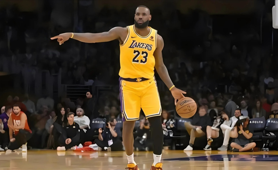 nba早报|湖人詹姆斯有分歧 雷迪克接近成新帅 热火续约巴特勒
