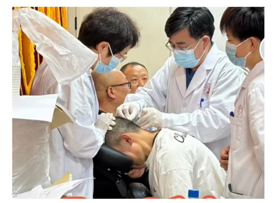 "宫氏脑针"显奇效,患者感恩赠"锦旗"