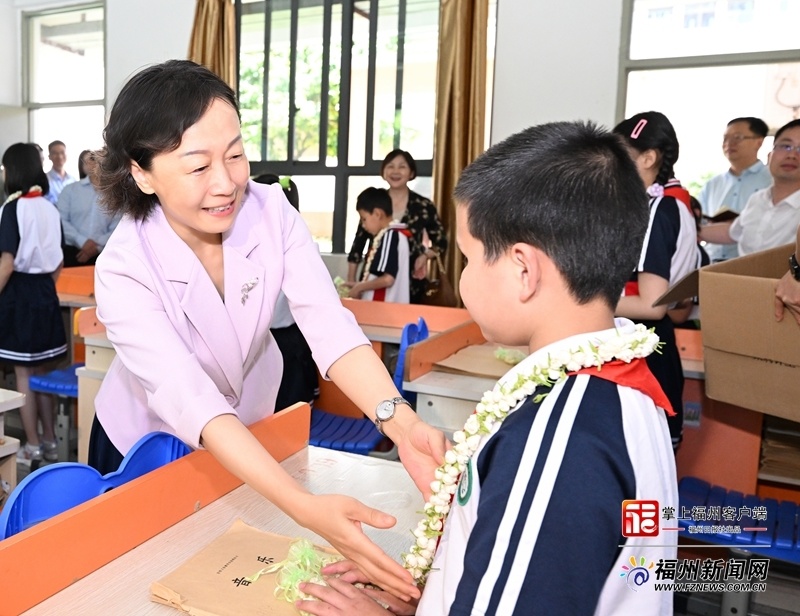 郭宁宁吴贤德在"六一"儿童节到来之际寄语全市少年儿童