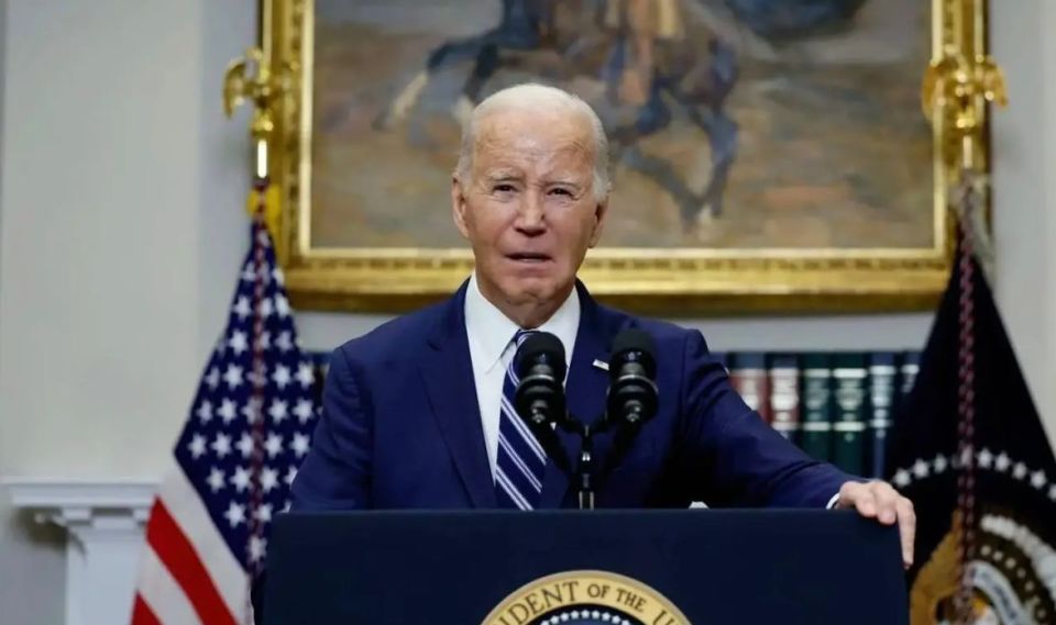 拜登签署了行政令,将扩大海岸警卫队的权力,规定美国港口网络安全的