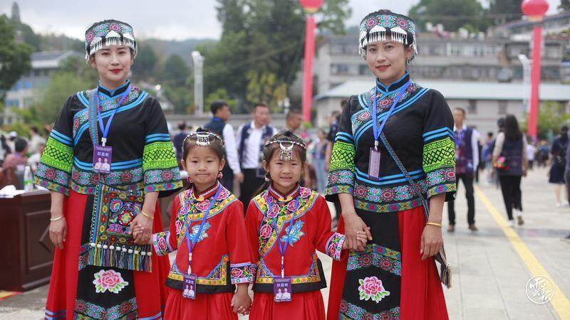 墨江国际双胞胎节图片图片