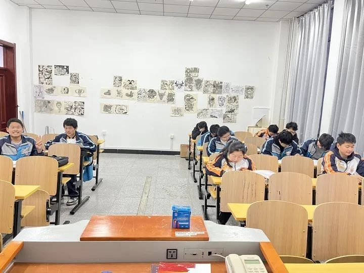 "在参加完山东特殊教育职业学院考试后,一位考生家长发给李国安这样