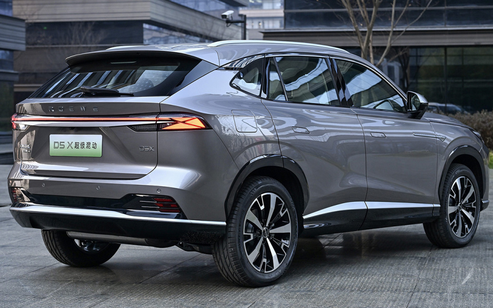 纯电续航135km的插混suv 荣威d5x dmh上市限时10.98万起