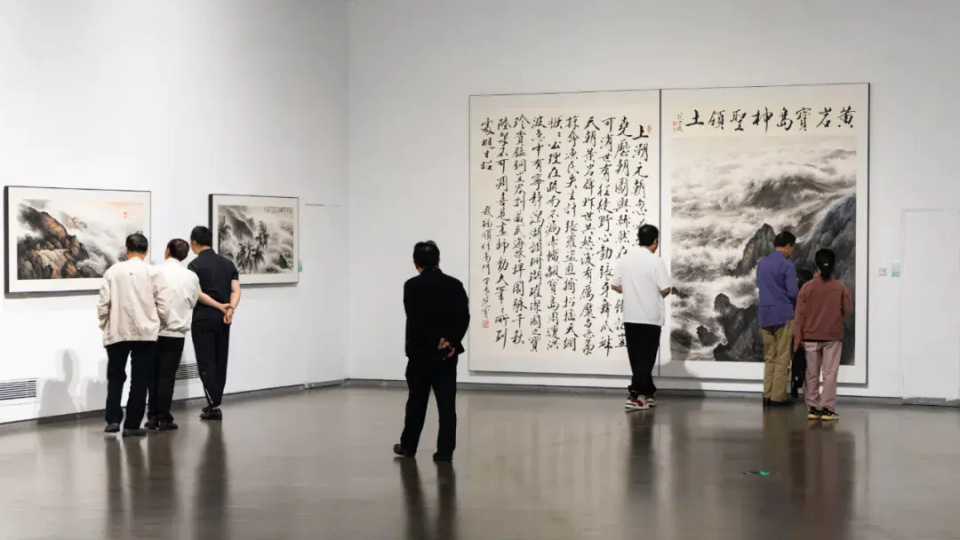 十年采风创作不忘初心，《墨笔·信仰》李福顺作品展南艺开幕_腾讯新闻