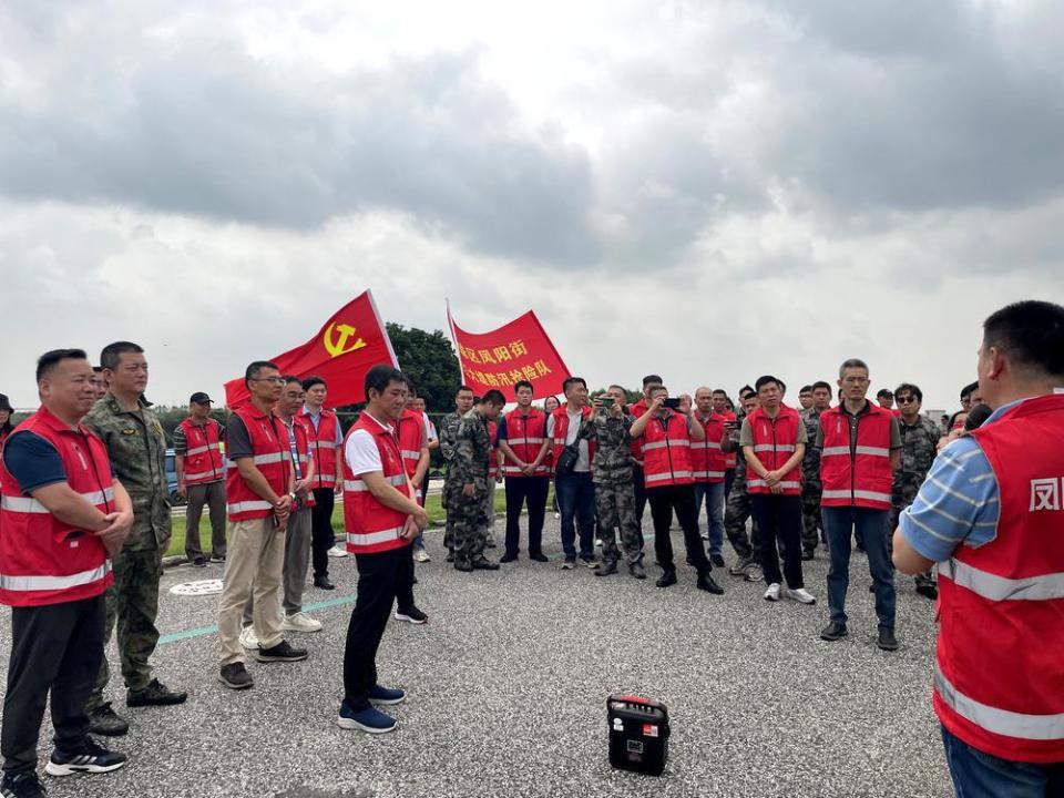 提高防汛处置能力,广州海珠凤阳街赴北江大堤开展三防应急演练