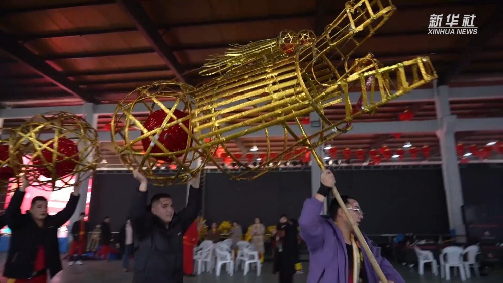 锦绣中国年浙江海盐非遗滚灯闹新春