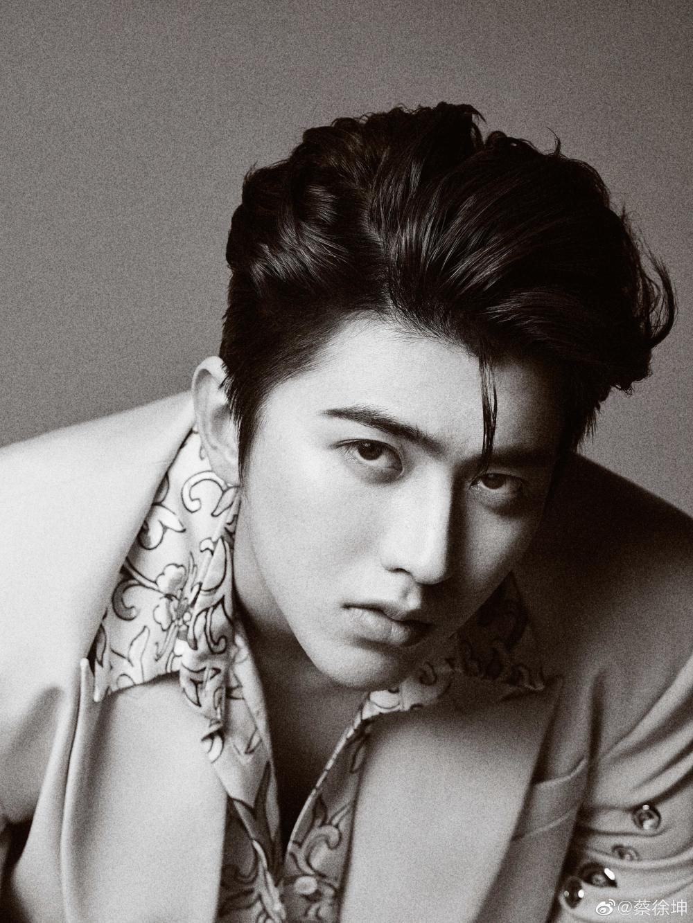 蔡徐坤被爆与女子一夜情并致其堕胎粉丝喊话工作室求澄清