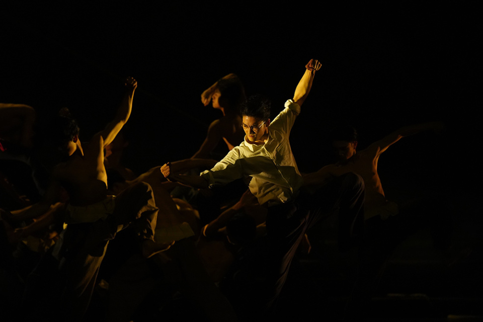 组图:舞蹈诗剧《杨家岭的春天》北大上演 艺术家与师生重温文艺初心