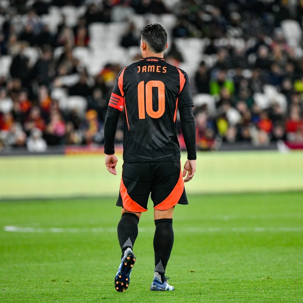 尚能饭否32岁j罗替补出战西班牙策动进球精彩摆脱远射造险