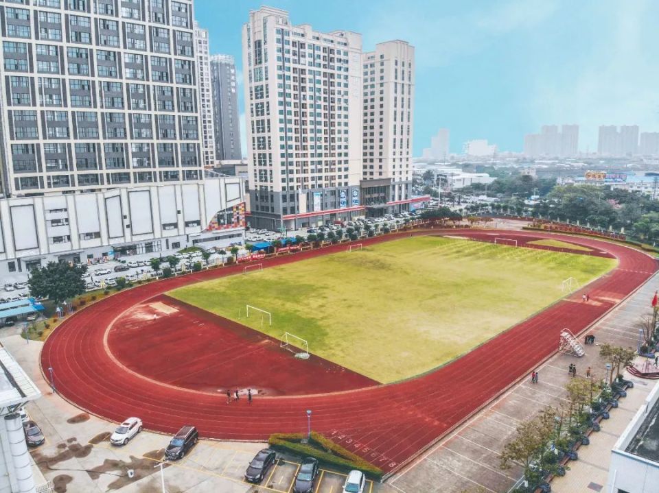 卓越,"从"这里开始:顺德区乐从镇桂凤初级中学